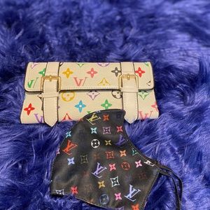 Women’s wallet and mask set!!